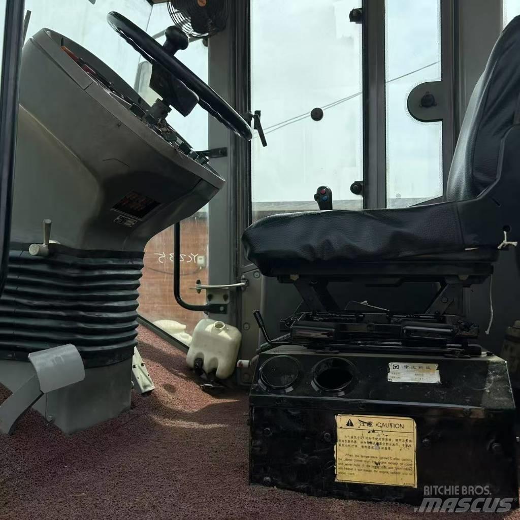 XCMG XS 223 J Single drum rollers
