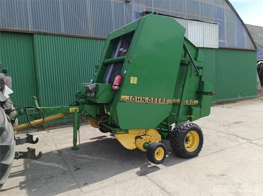 John Deere 590 Round balers