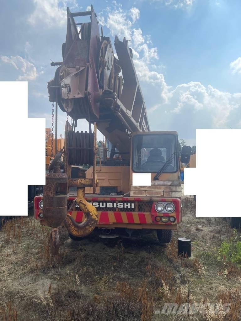 Hyundai HC 50 Tracked cranes