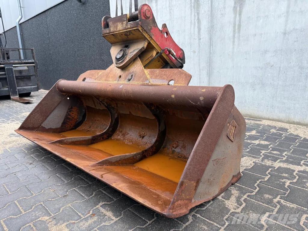  Oil Quick OQ70/55 Buckets