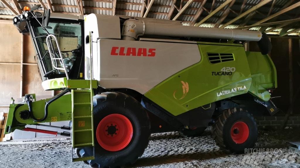 CLAAS Tucano 420 Combine harvesters
