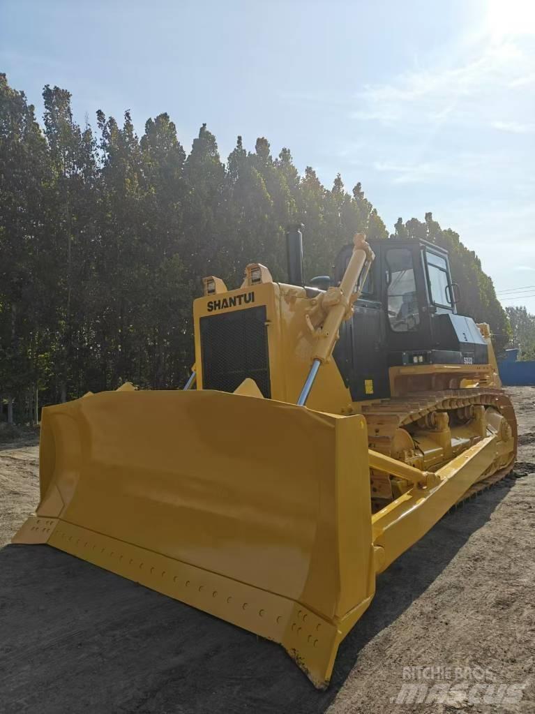 Shantui SD 32 Crawler dozers