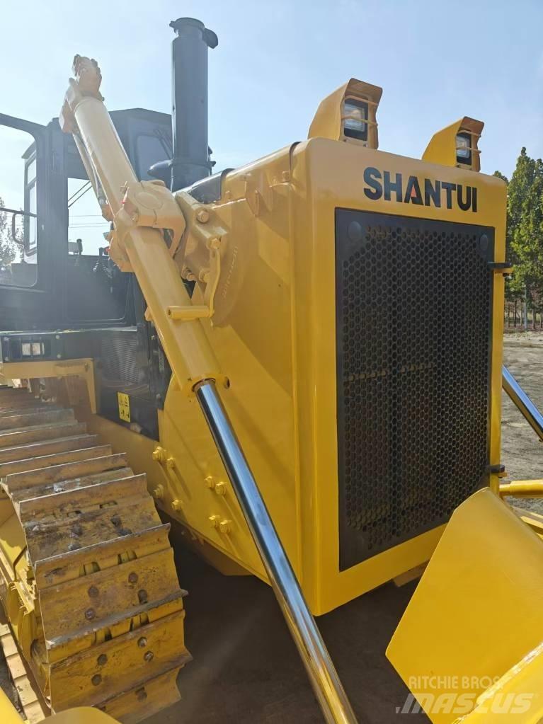 Shantui SD 32 Crawler dozers