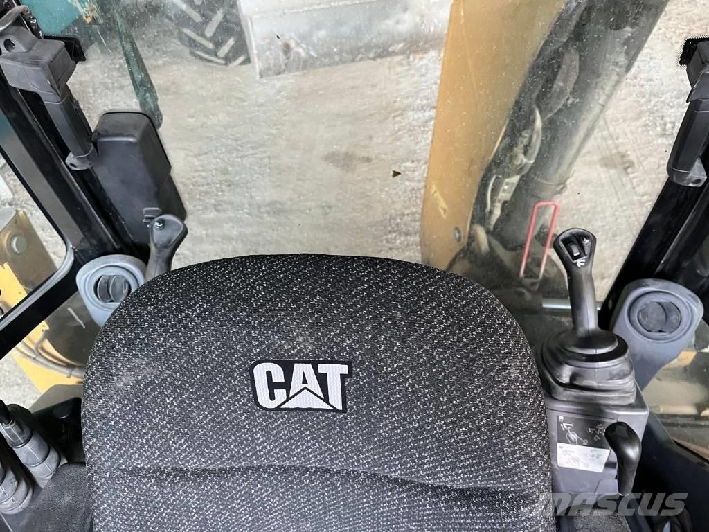 CAT 432 F 2 Backhoe loaders