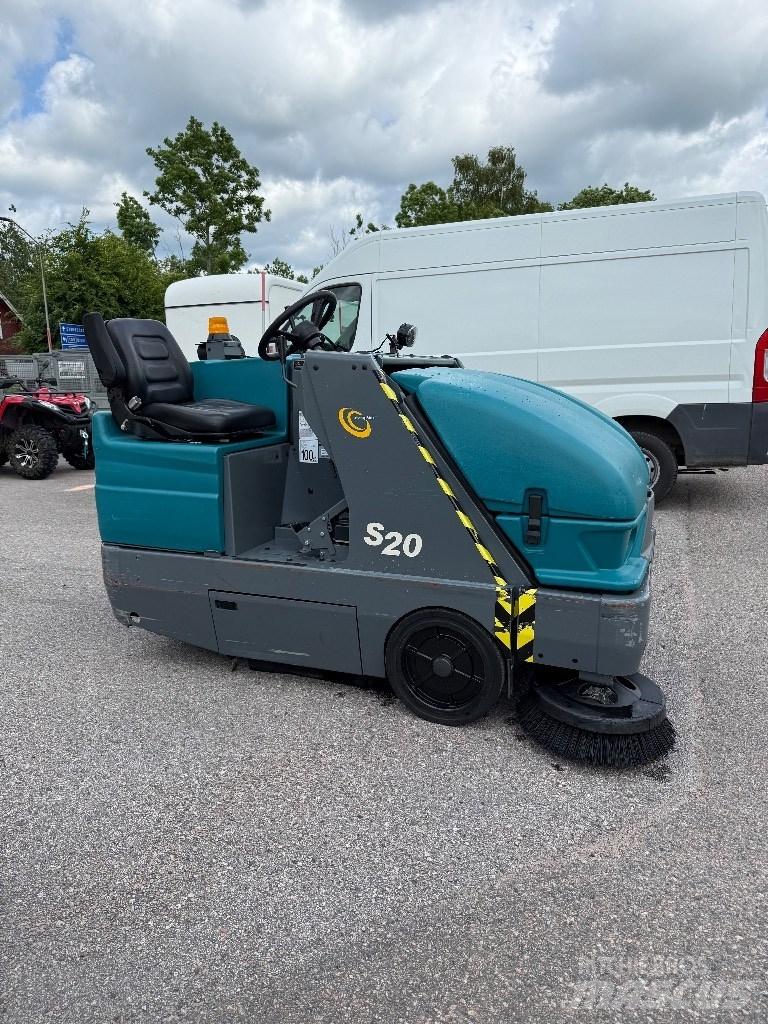 Tennant S20 Indoor sweepers