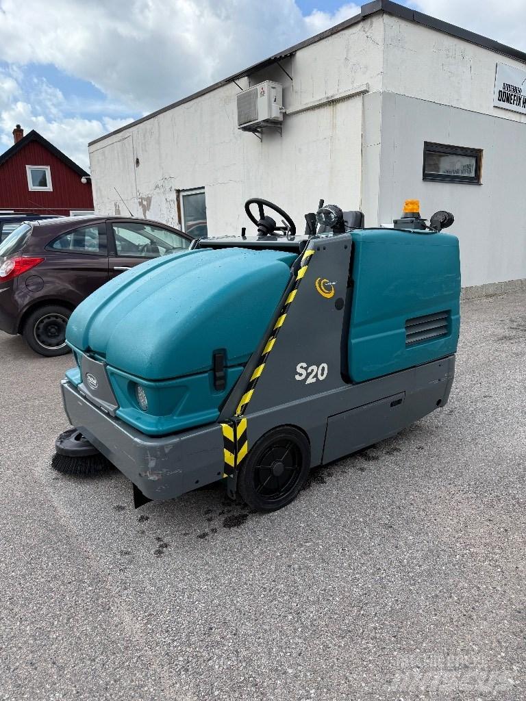 Tennant S20 Indoor sweepers