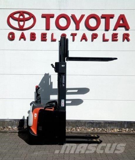 Toyota SPE140L Self propelled stackers