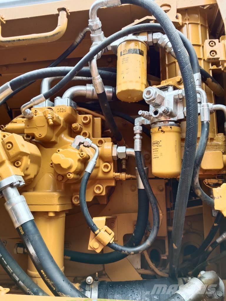 CAT 330 D Crawler excavators