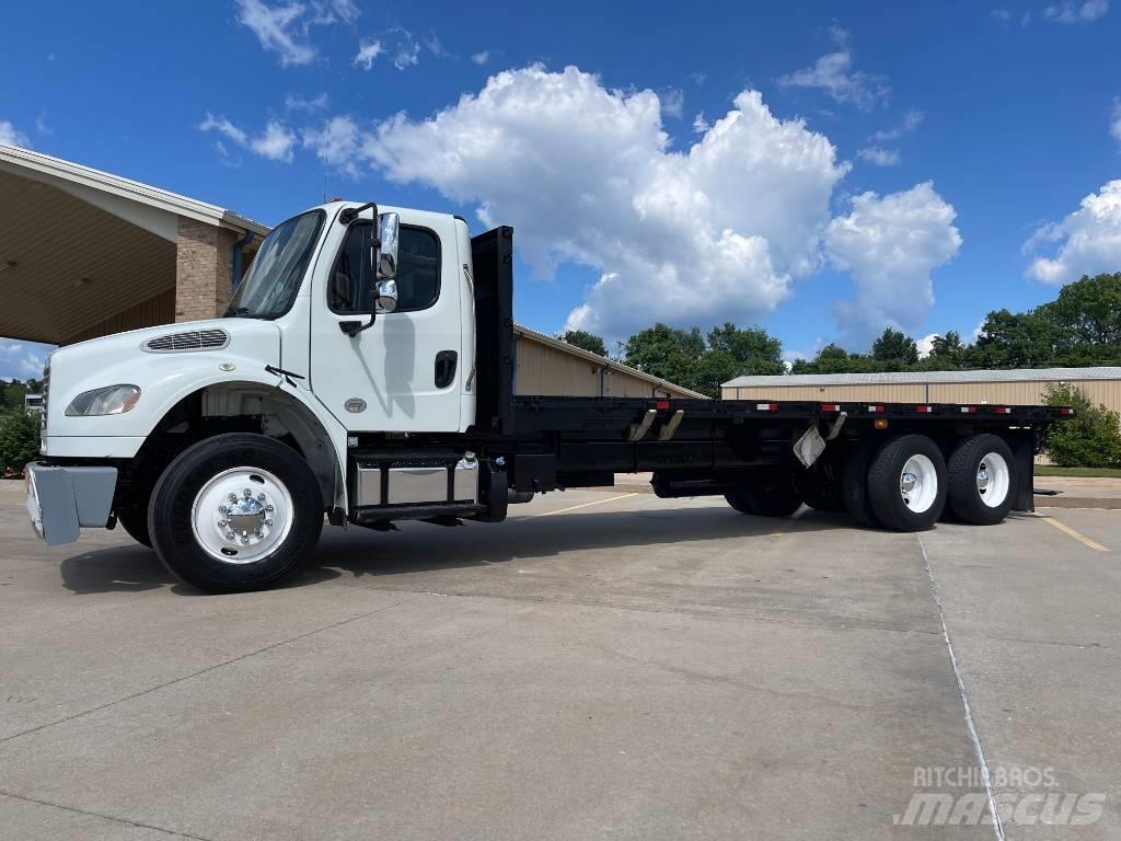 Freightliner M 106 Flatbed / Dropside trucks