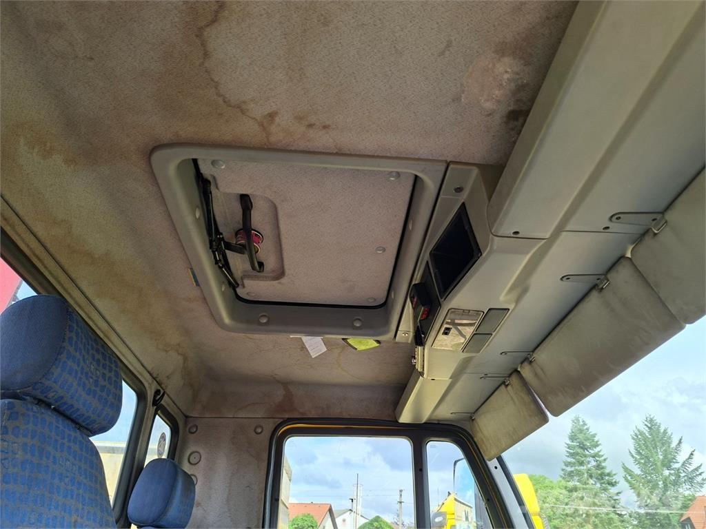 MAN 12.225 LC + HR Chassis Cab trucks