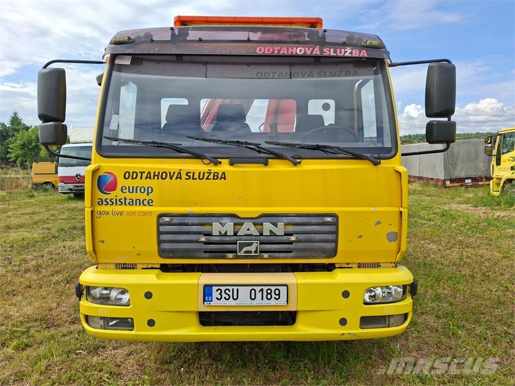 MAN 12.225 LC + HR Chassis Cab trucks
