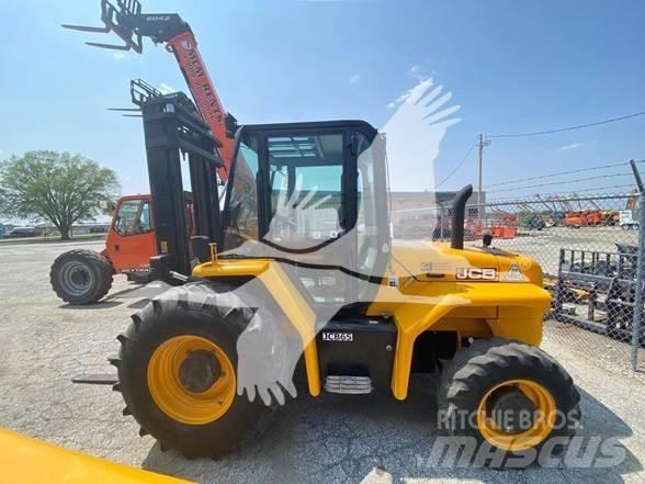 JCB 940 Rough terrain trucks