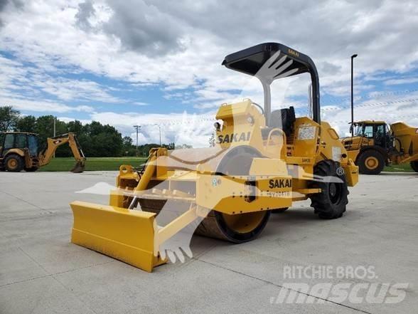 Sakai SV204TB Single drum rollers