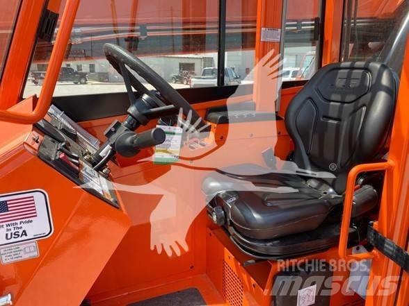 SkyTrak 10054 Telescopic handlers