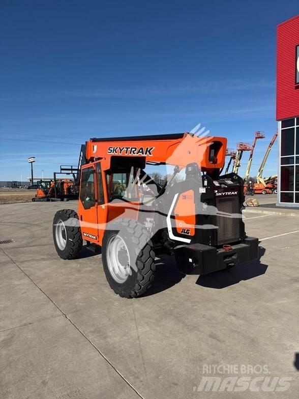 SkyTrak 8042 Telescopic handlers