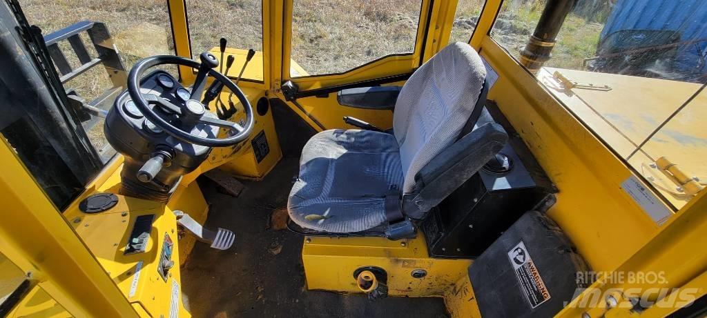 Sellick S100 Rough terrain trucks
