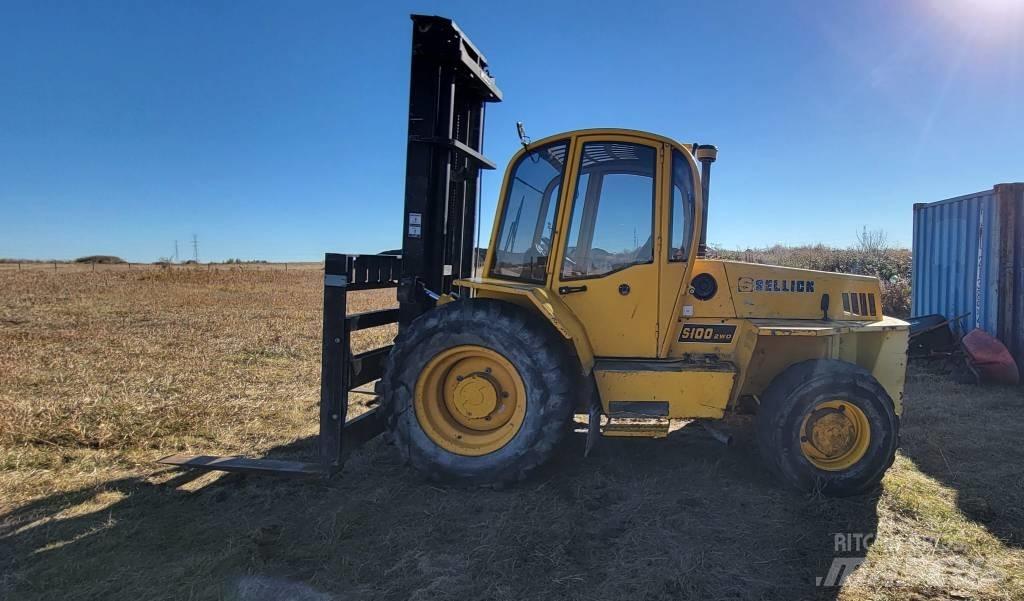 Sellick S100 Rough terrain trucks