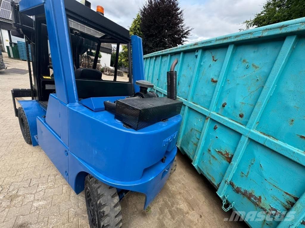 Mora M 80 C Diesel trucks