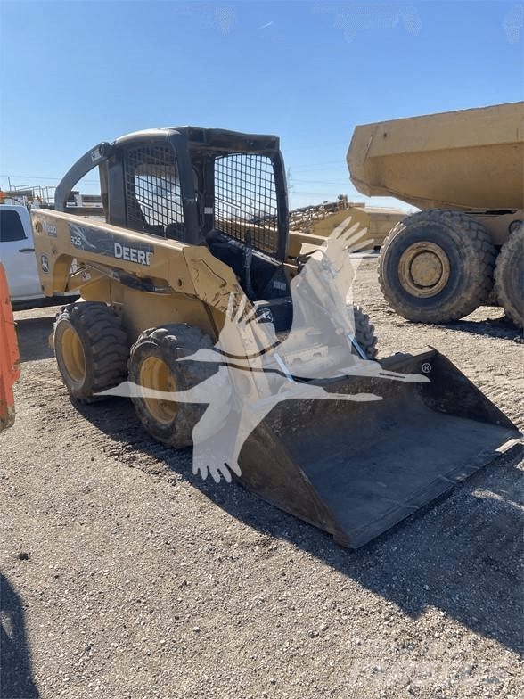 John Deere 325 Skid steer loaders