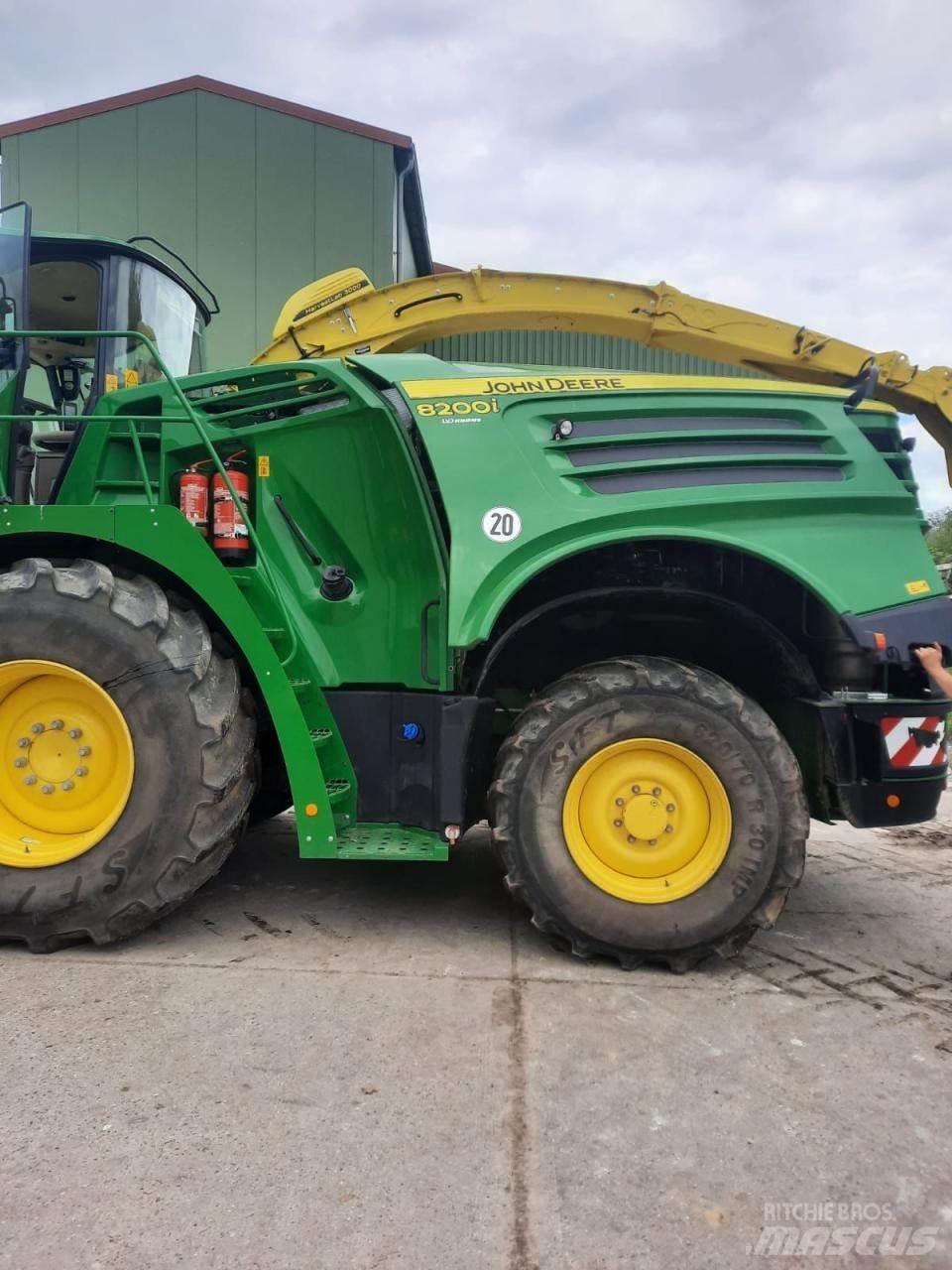 John Deere 8200 i Self-propelled foragers