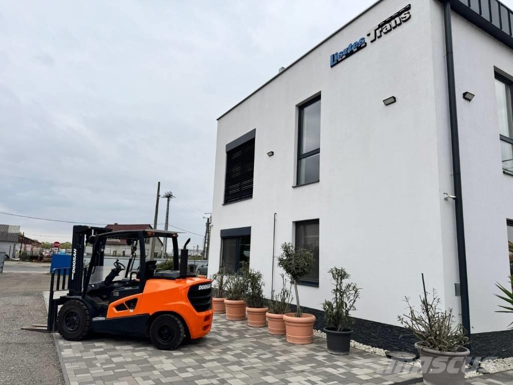 Doosan D 50,  130üó!!! 5t Diesel trucks