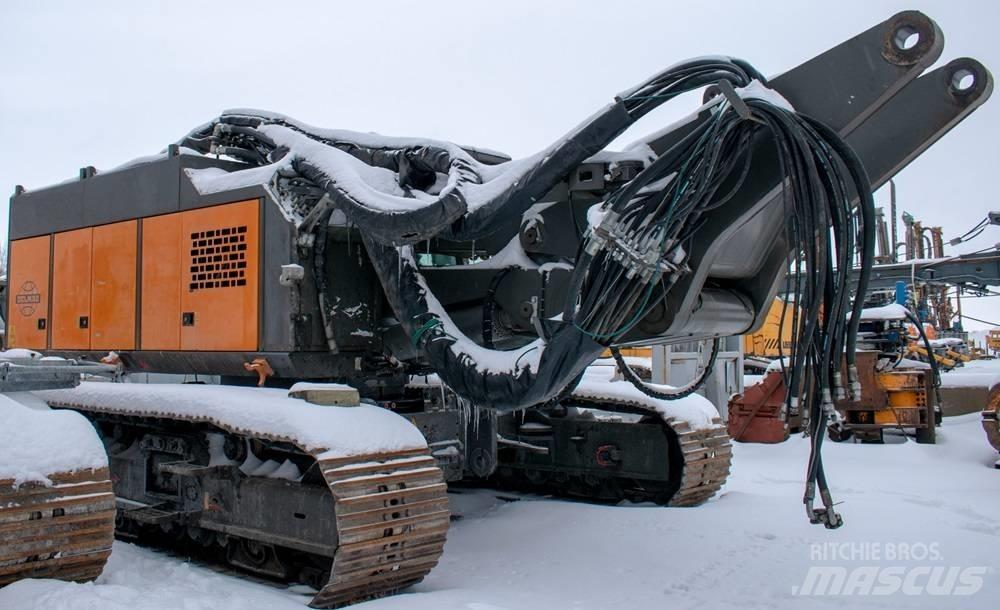 Delmag RH 34 Piling rigs