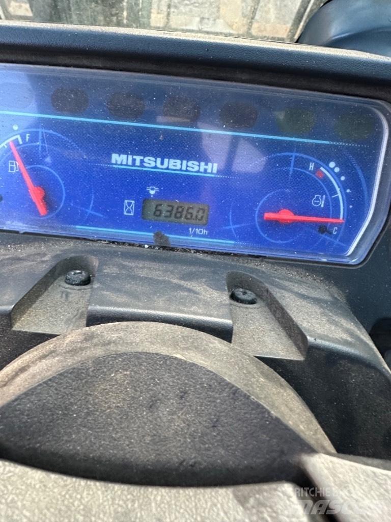 Mitsubishi FD25 Diesel trucks