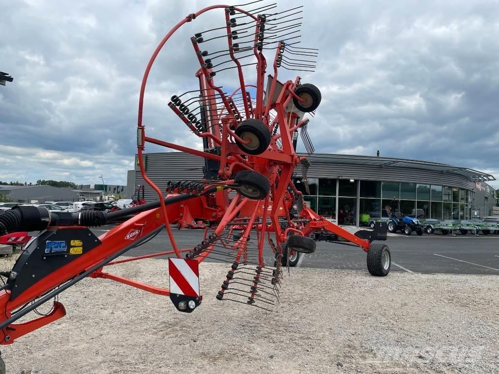 Kuhn GA 9030 Windrowers