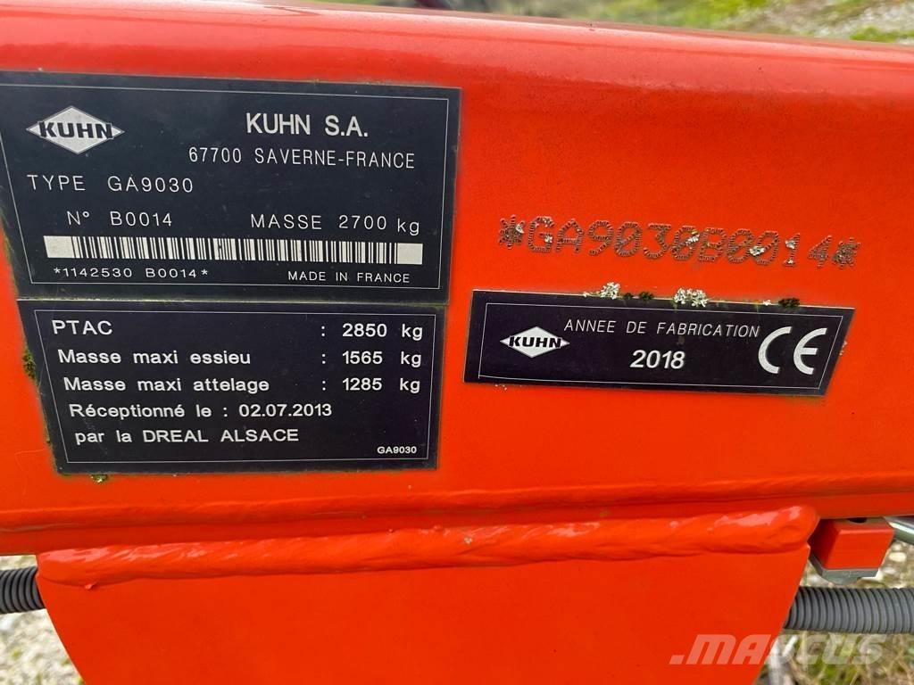 Kuhn GA 9030 Windrowers