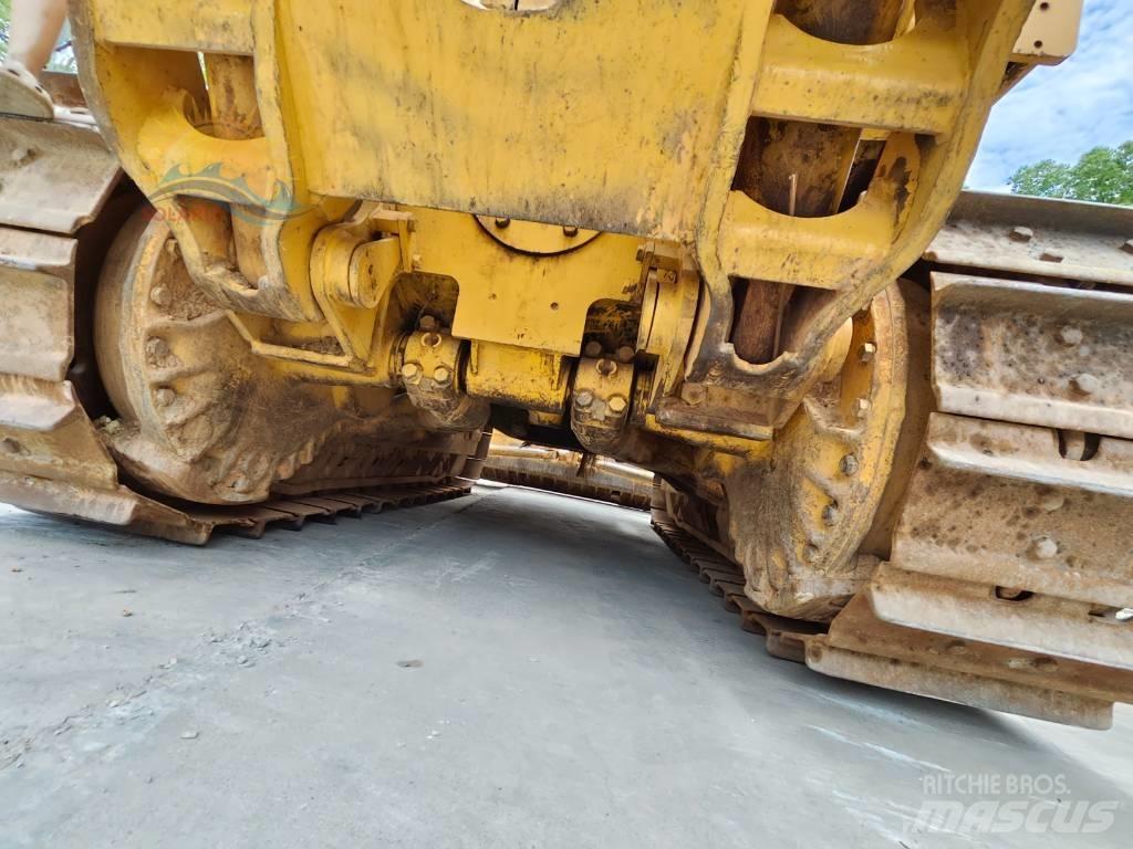 Shantui SD 22 Crawler dozers