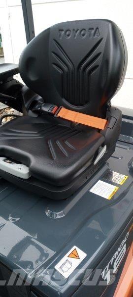 Toyota 8FBM18T Electric forklift trucks