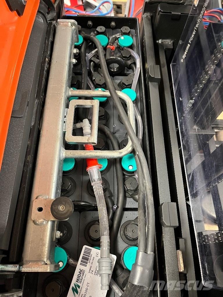BT SPE 120 L Pedestrian stacker