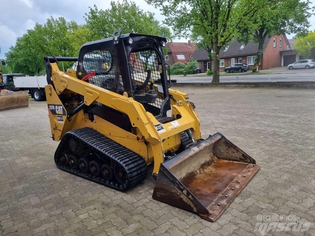 CAT 257 D Skid steer loaders