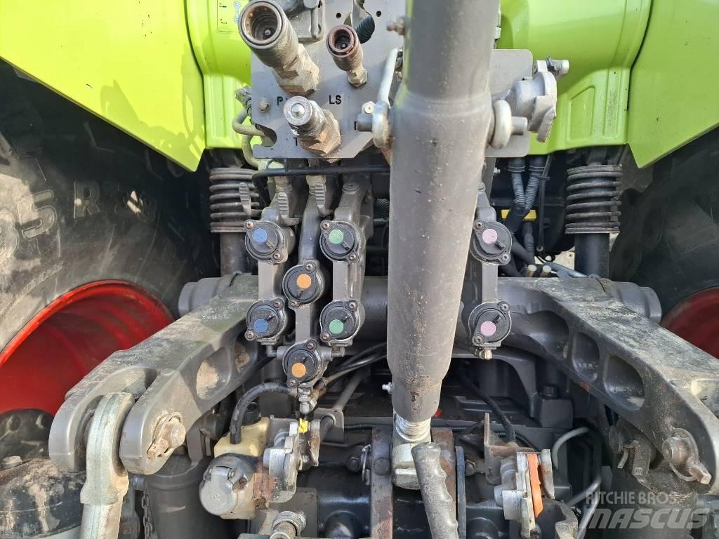 CLAAS Axion 810 Tractors