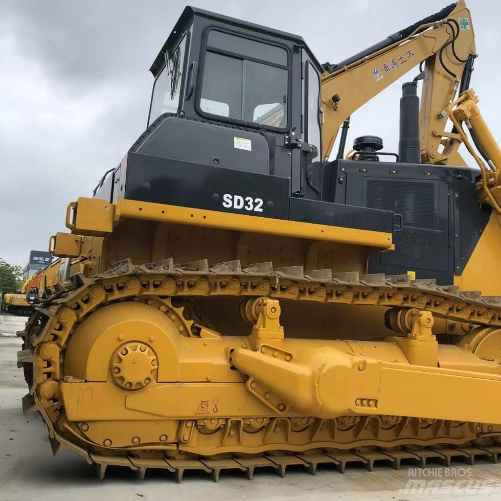 Shantui SD 32 Crawler dozers