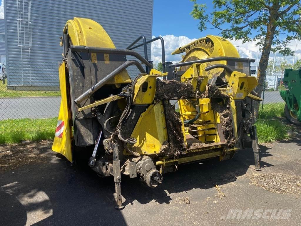 John Deere 8200 Forage harvesters