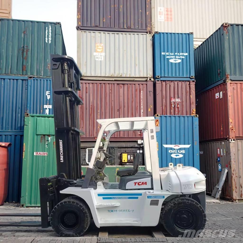 TCM FD 70 Z8 Box body trucks