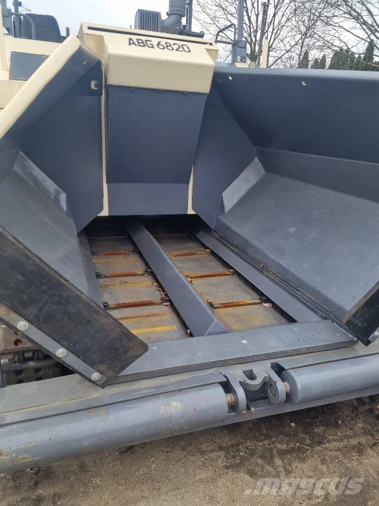 Volvo Titan 6820 Asphalt pavers