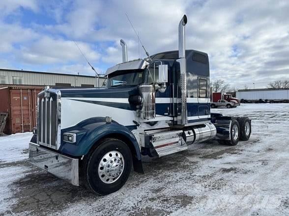 Kenworth W900L Tractor Units