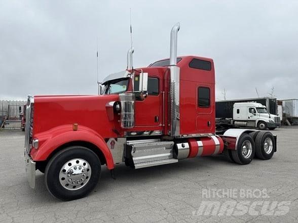 Kenworth W900L Tractor Units