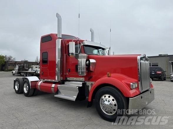 Kenworth W900L Tractor Units