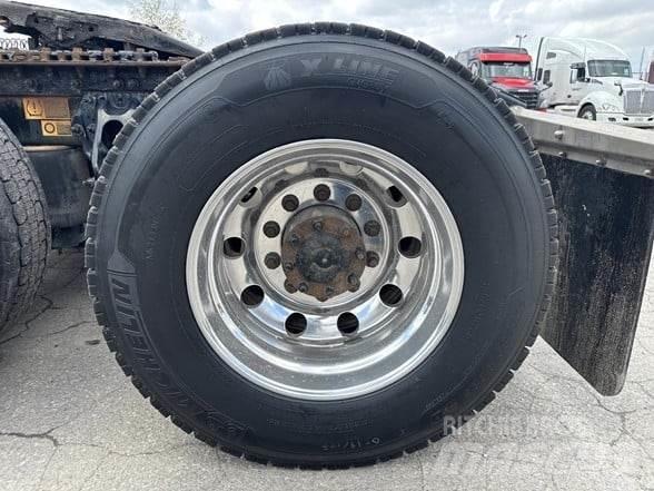 Peterbilt 579 Tractor Units