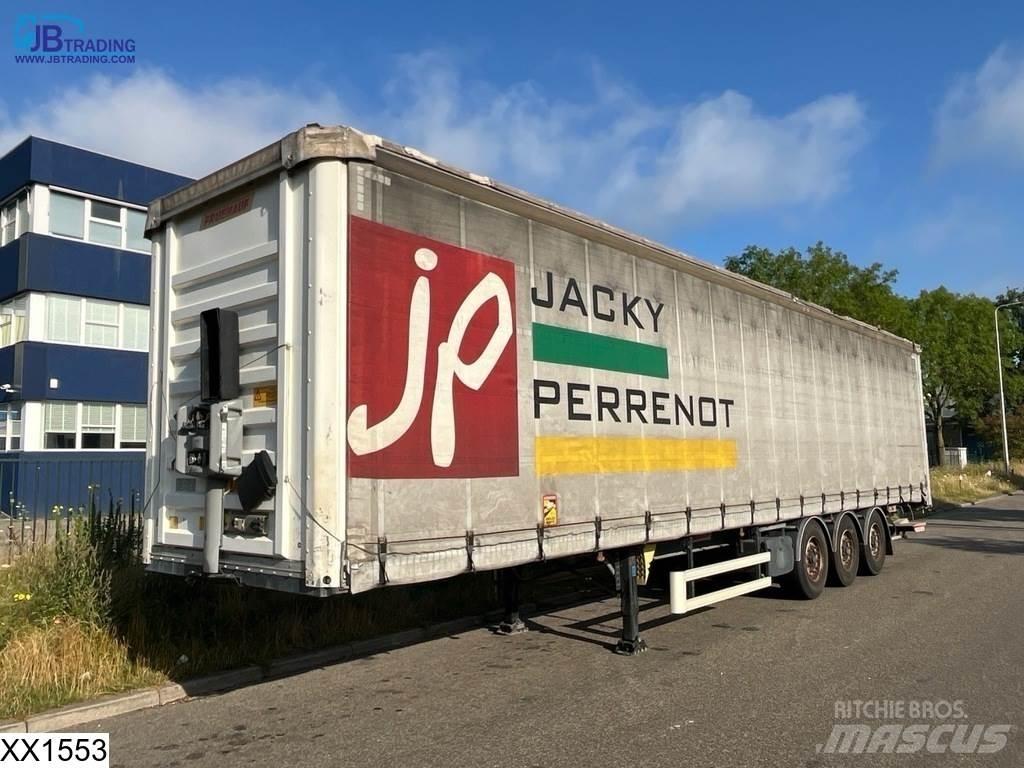 Fruehauf Tautliner Curtainsider semi-trailers