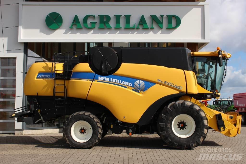 New Holland CX 8090 Combine harvesters