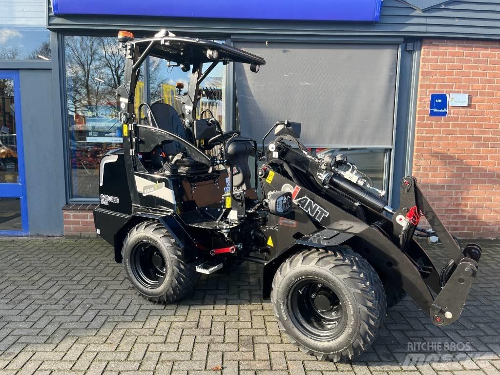 GiANT G2300 X-TRA HD Multi purpose loaders