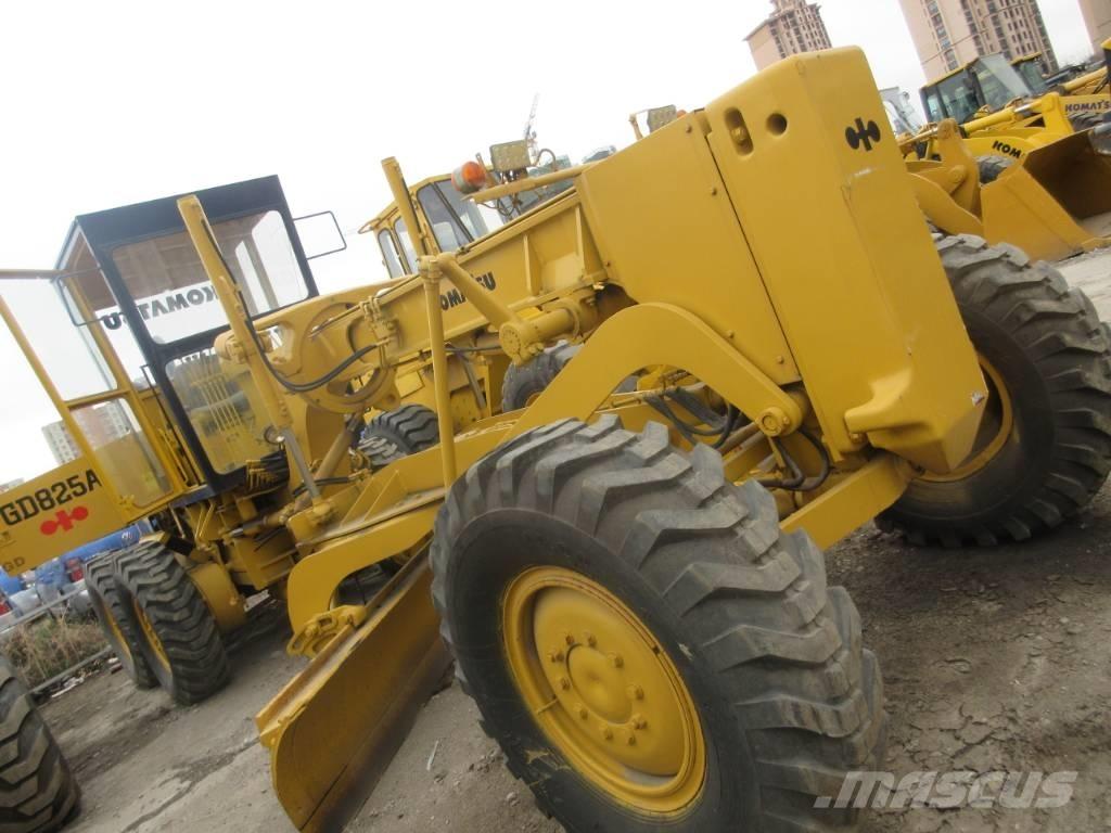 Komatsu GD 623 Graders