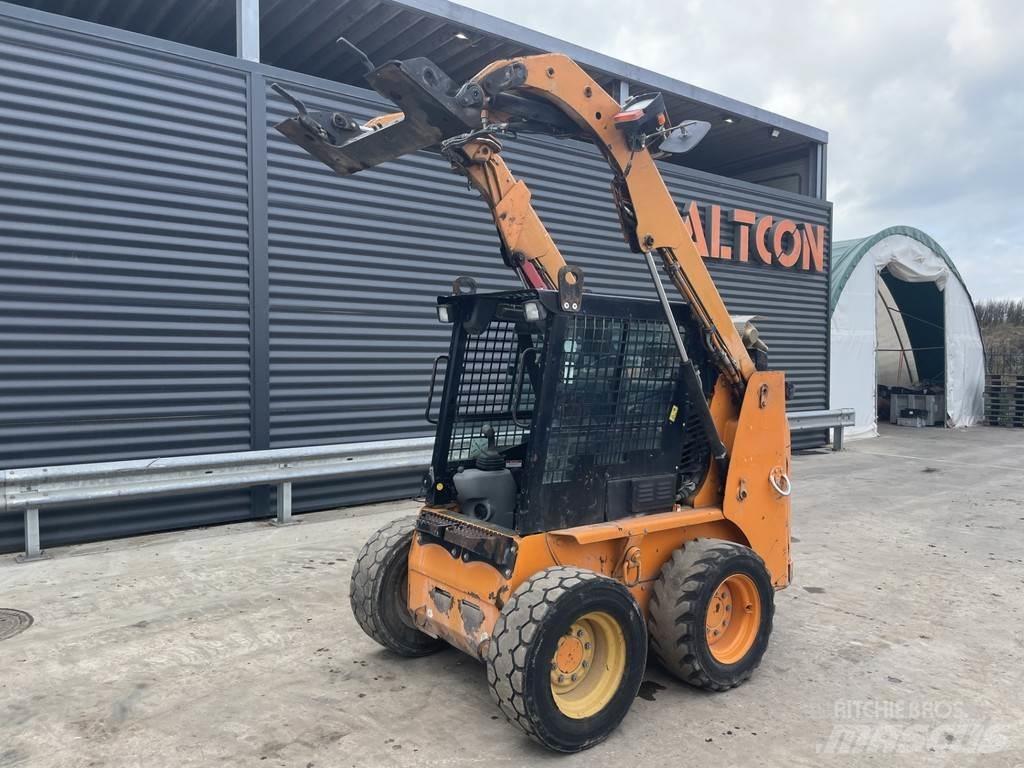 CAT 226B Skidders