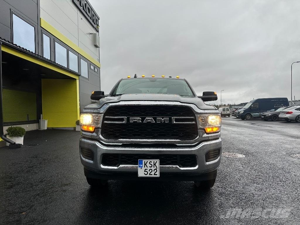 RAM 2500 Tradesman Pick up/Dropside