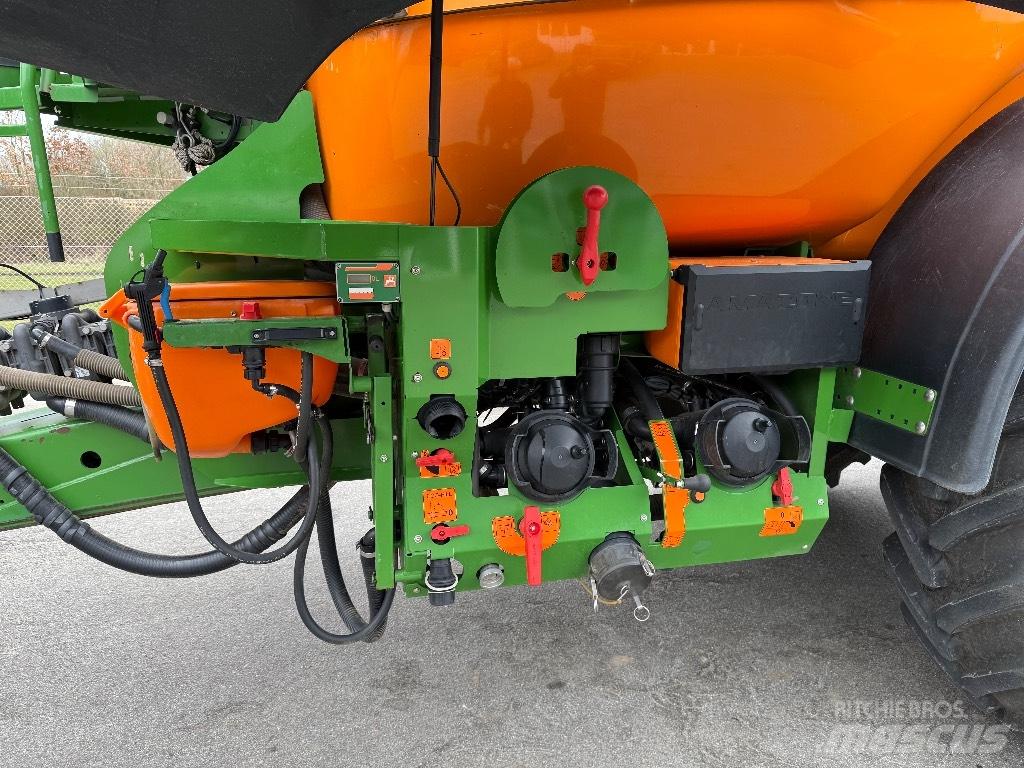 Amazone UX 11200 Trailed sprayers