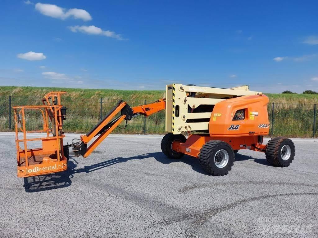 JLG 450 AJ Articulated boom lifts
